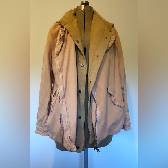 Free People oversized weighted jacket size Medium.  Women’s peach & grey jacket - Picture 4 of 6